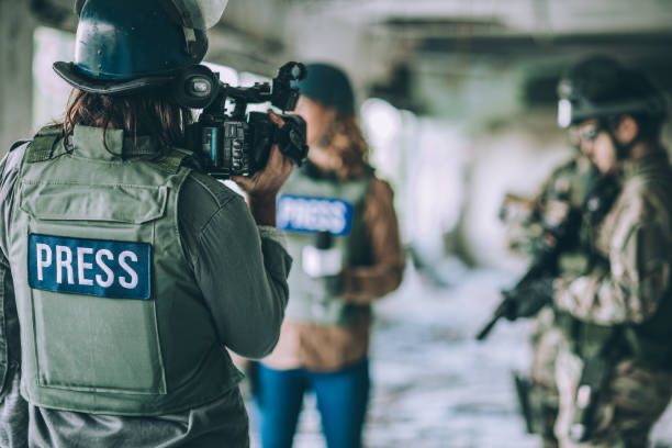 The War Zone Reporter: Training and Guidelines for Reducing Danger
